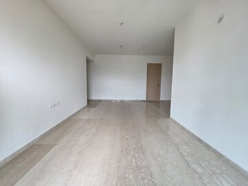 Room in 4 BHK Apartment at Raj Infinia, Malad West – for Rent