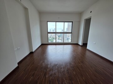 Room in 4 BHK Apartment at Raj Infinia, Malad West – for Rent