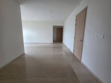 Room in 4 BHK Apartment at Raj Infinia, Malad West – for Rent