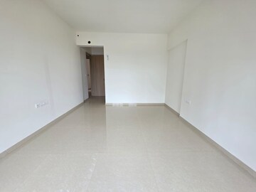 Room in 4 BHK Apartment at Raj Infinia, Malad West – for Rent