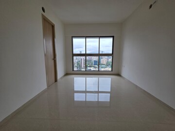 Room in 4 BHK Apartment at Raj Infinia, Malad West – for Rent