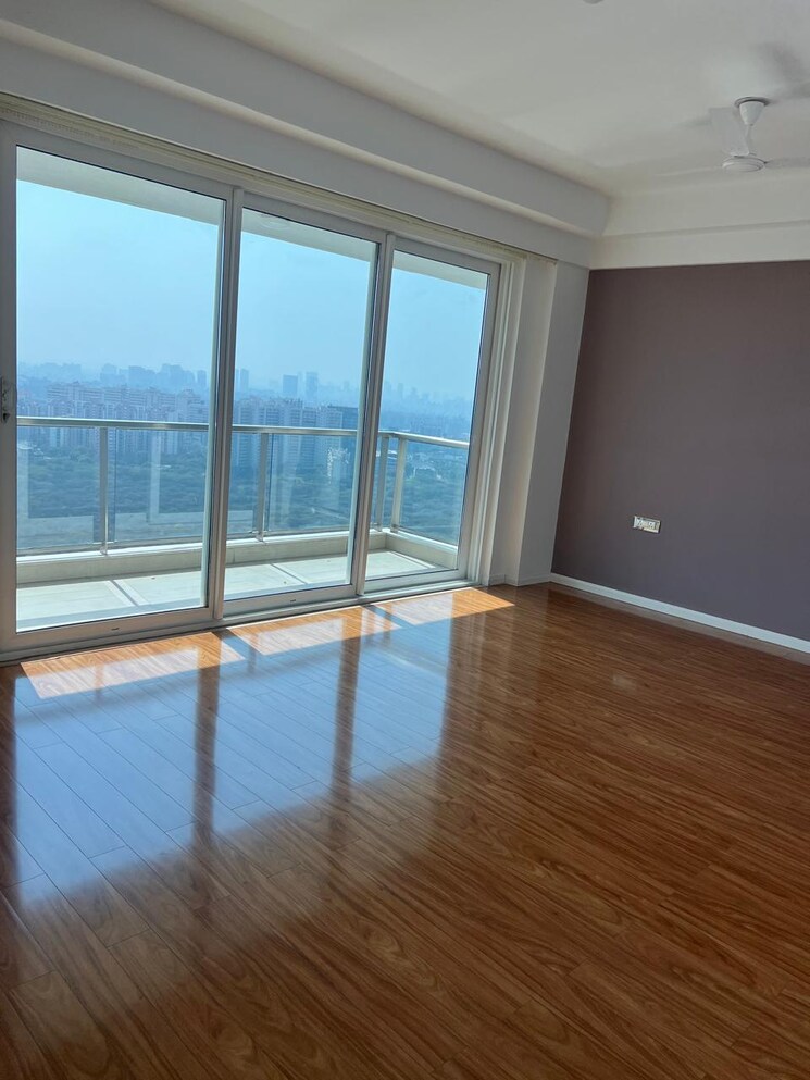 Room, dlf-the-crest 4 Bedroom 4498 Sq.Ft. Penthouse In Sector 54 Gurgaon 8951538