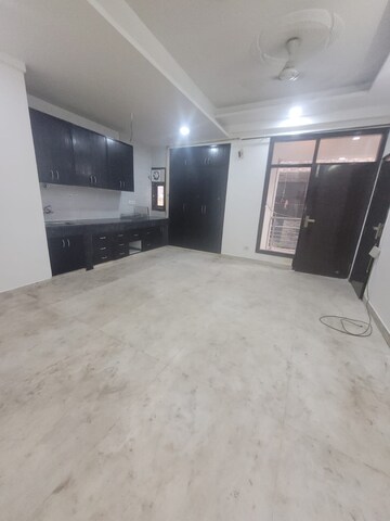Room in 3 BHK Builder Floor at Chattarpur – for Rent