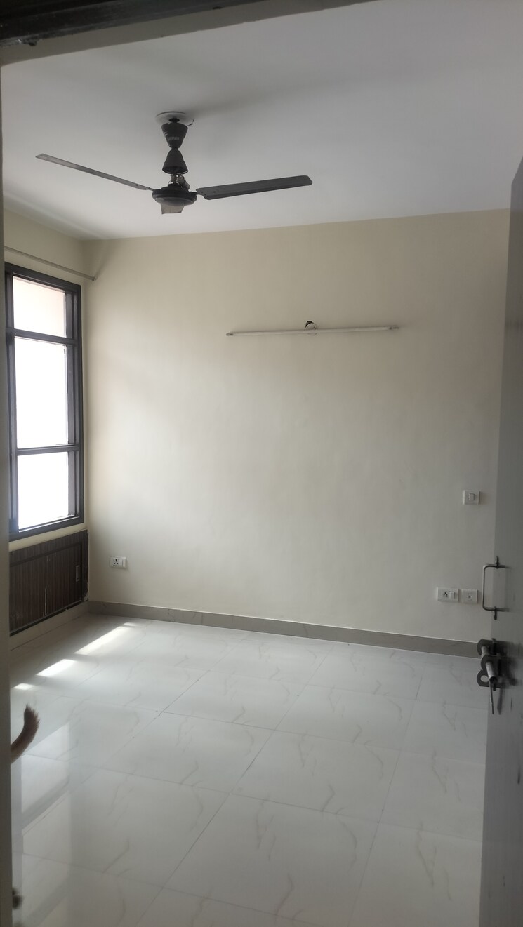 Room, srs-royal-hills 3.5 Bedroom 1650 Sq.Ft. Apartment In Sector 87 Faridabad 8951552