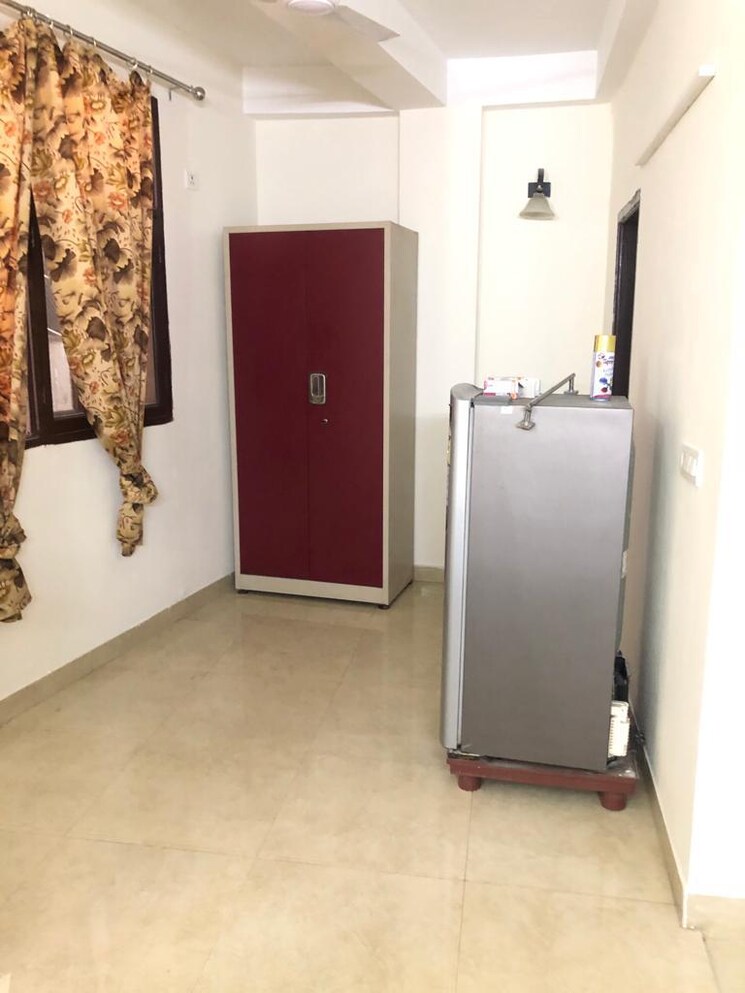 Room, new friends colony 1 Bedroom 500 Sq.Ft. Apartment In New Friends Colony Delhi 8951614