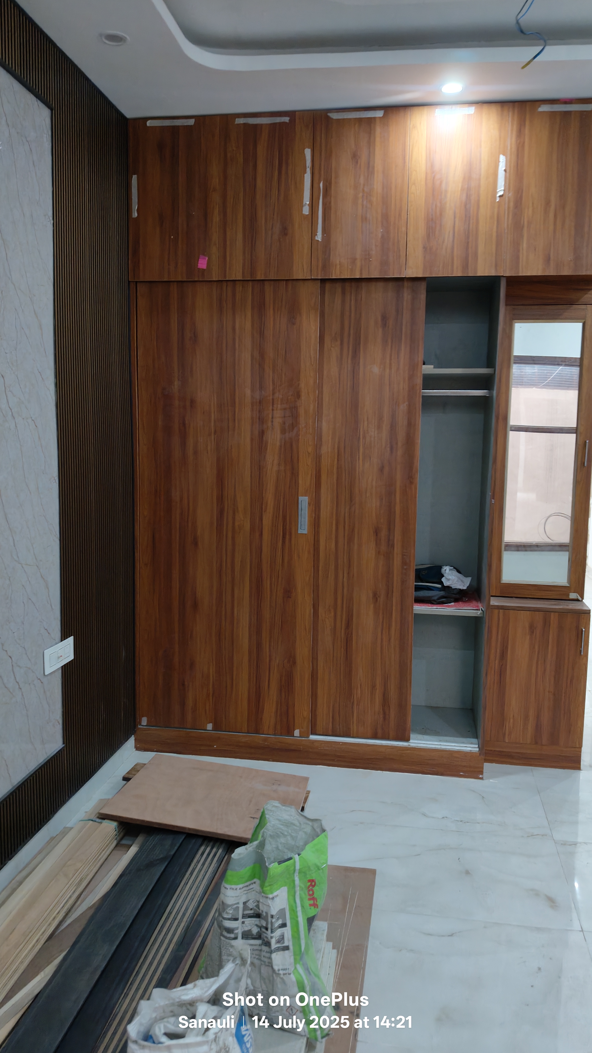 4 BHK + Extra Room Apartment For Sale in Dhakoli