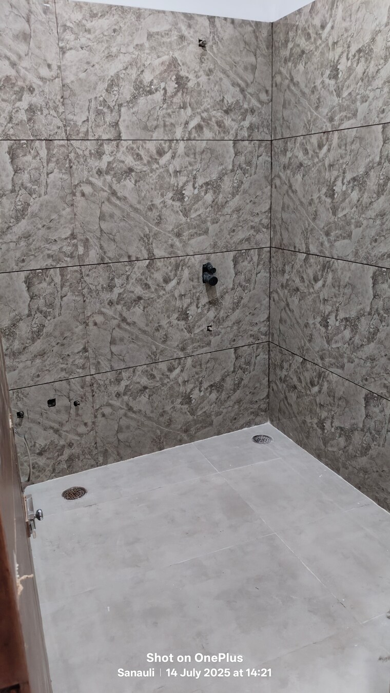 Bathroom, dhakoli 4 Bedroom 145 Sq.Yd. Apartment In Dhakoli Zirakpur 8951559