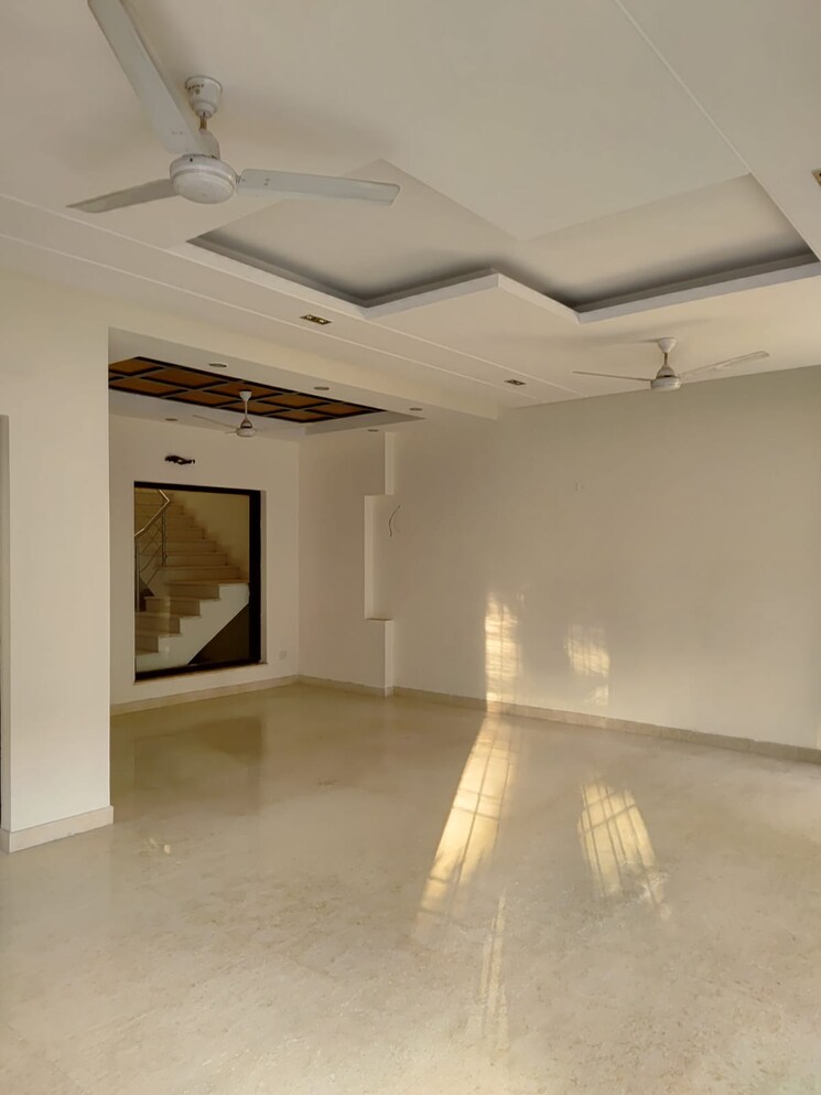 Room, dlf-the-icon 4 Bedroom 2810 Sq.Ft. Apartment In Dlf Phase V Gurgaon 8951563