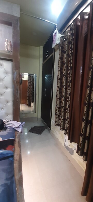 Furnished Amenities in 3 BHK Builder Floor at Land Craft Golf Links Apartment Phase 2, Pandav Nagar – for Sale