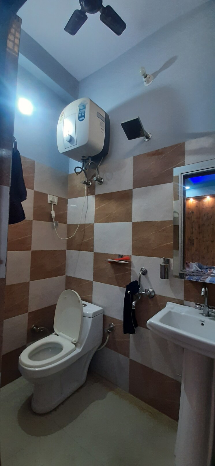 undefined, land-craft-golf-links-apartment-phase-2 3 Bedroom 90 Sq.Yd. Builder Floor In Pandav Nagar Ghaziabad 8951598