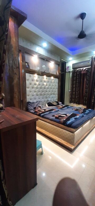 Furnished Amenities in 3 BHK Builder Floor at Land Craft Golf Links Apartment Phase 2, Pandav Nagar – for Sale