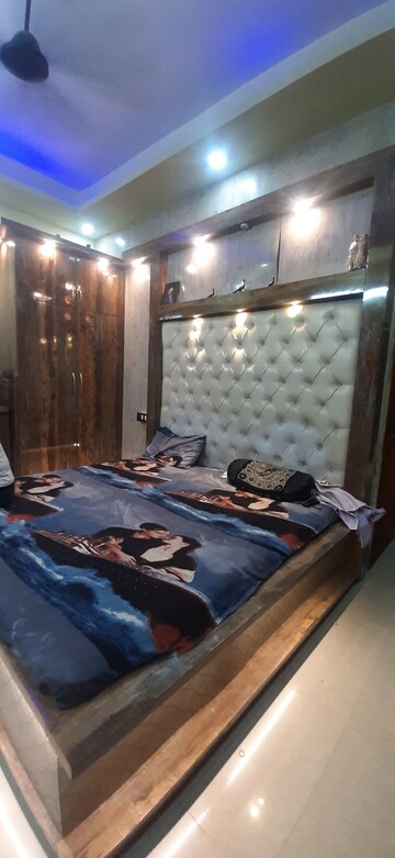 Gym in 3 BHK Builder Floor at Land Craft Golf Links Apartment Phase 2, Pandav Nagar – for Sale