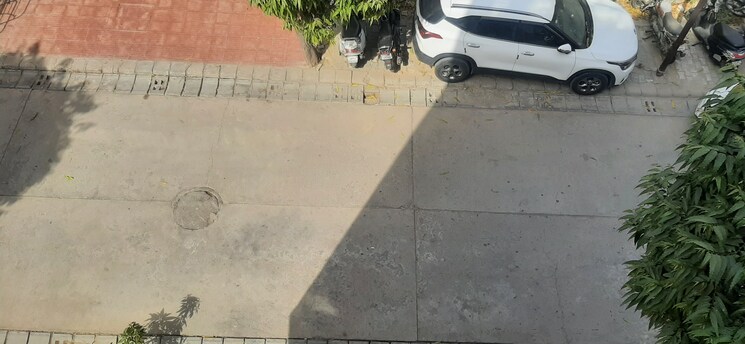  Parking, land-craft-golf-links-apartment-phase-2 3 Bedroom 90 Sq.Yd. Builder Floor In Pandav Nagar Ghaziabad 8951598