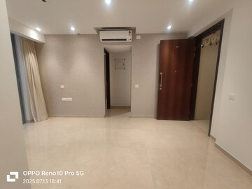 Room in 2 BHK Apartment at Hiranandani Highland, Powai – for Rent