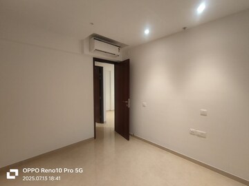 Room in 2 BHK Apartment at Hiranandani Highland, Powai – for Rent