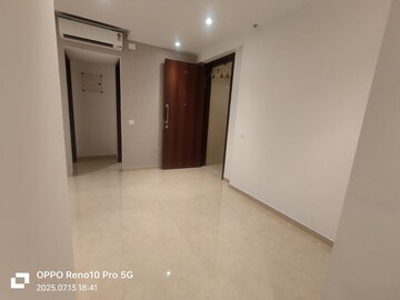 Room in 2 BHK Apartment at Hiranandani Highland, Powai – for Rent