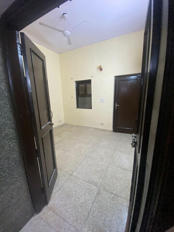 Building Lobby in 3 BHK Builder Floor at Veera Safdarjung Enclave, Safdarjung Enclave – for Rent