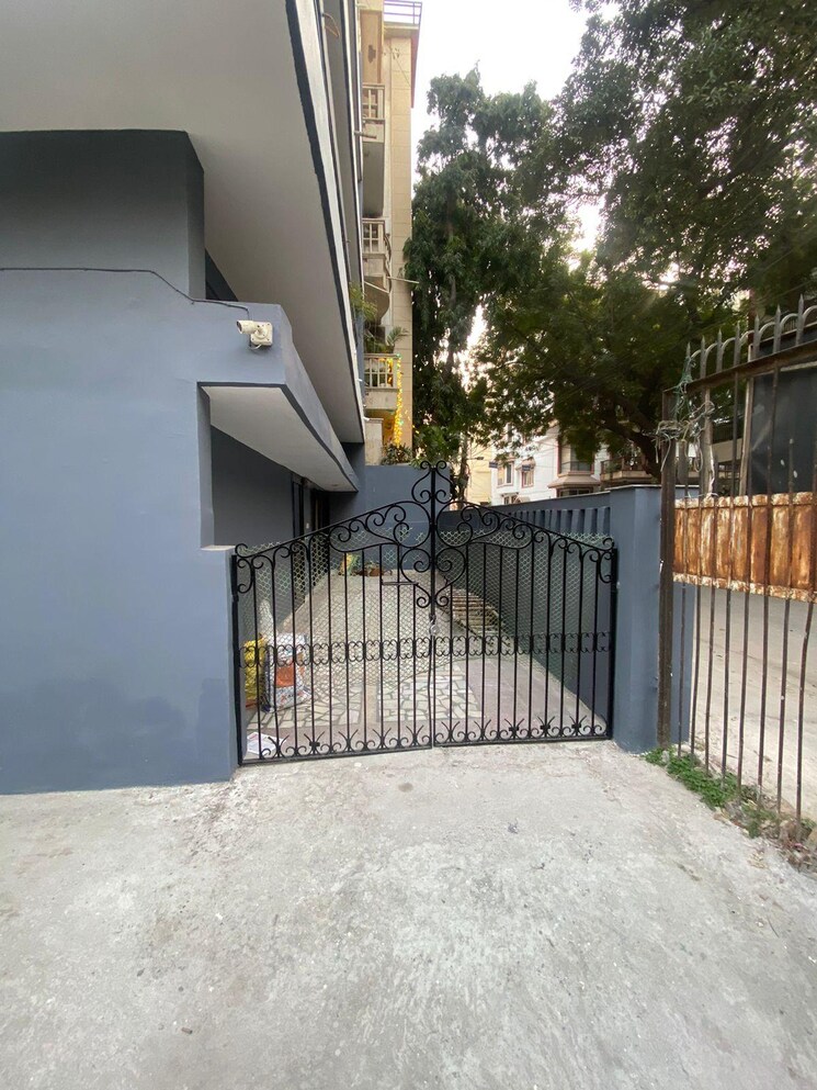 Balcony, veera-safdarjung-enclave 3 Bedroom 1600 Sq.Ft. Builder Floor In Safdarjung Enclave Delhi 8951707