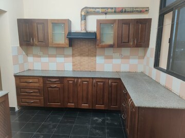 Kitchen in 2 BHK Builder Floor at DLF The Icon, Dlf Phase V – for Rent