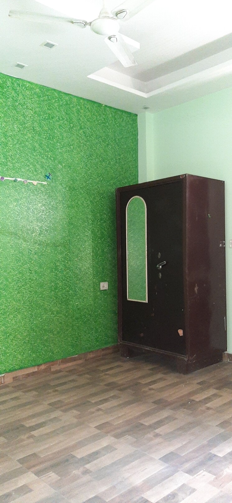 undefined, land-craft-golf-links-apartment-phase-2 3 Bedroom 100 Sq.Yd. Builder Floor In Pandav Nagar Ghaziabad 8951646