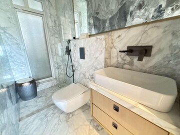 Bathroom in 4 BHK Apartment at Bhoomi Simana, Parel – for Sale
