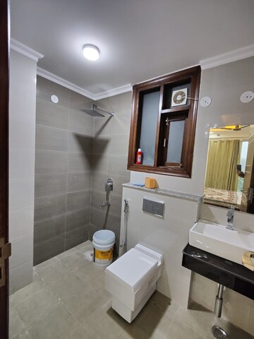 Attached Bathroom in 3 BHK Builder Floor at DLF The Summit, Dlf Phase V – for Rent