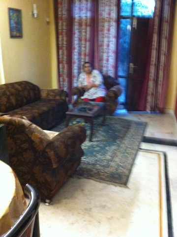 Living Room in 2 BHK Apartment at Suncity Heights, Sector 54 – for Rent