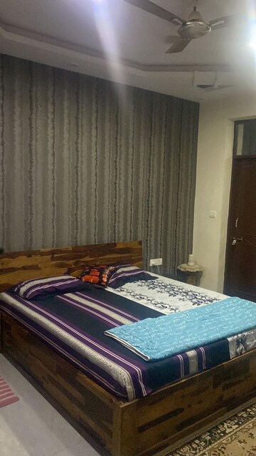 Bedroom in 3 BHK Independent House at Alpha 1 RWA, Alpha 1 Greater Noida – for Rent