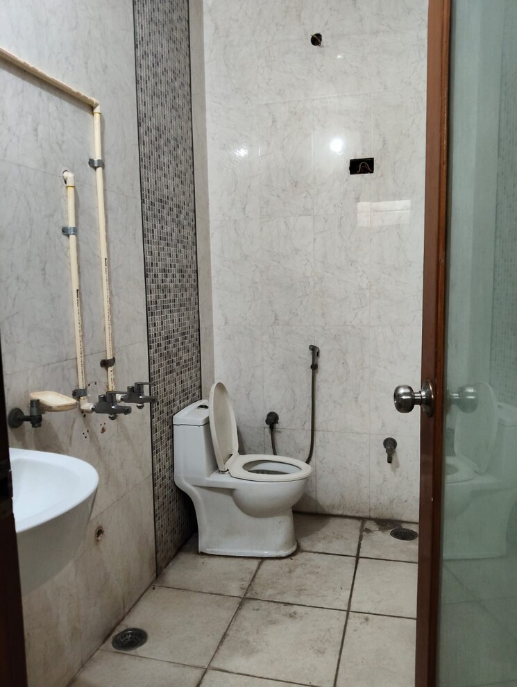 Bathroom, alpha-1-rwa 3 Bedroom 120 Sq.Mt. Independent House In Alpha 1 Greater Noida Greater Noida 8951719
