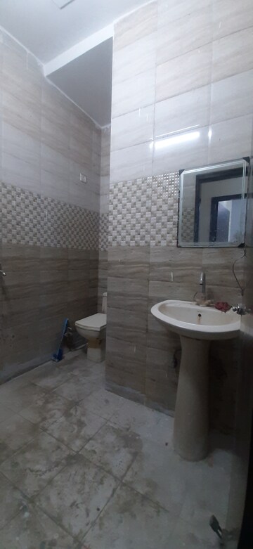 Bathroom in 3 BHK Builder Floor at Land Craft Golf Links Apartment Phase 1, Pandav Nagar – for Sale