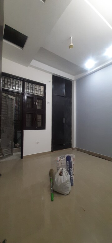 Furnished Amenities in 3 BHK Builder Floor at Land Craft Golf Links Apartment Phase 1, Pandav Nagar – for Sale