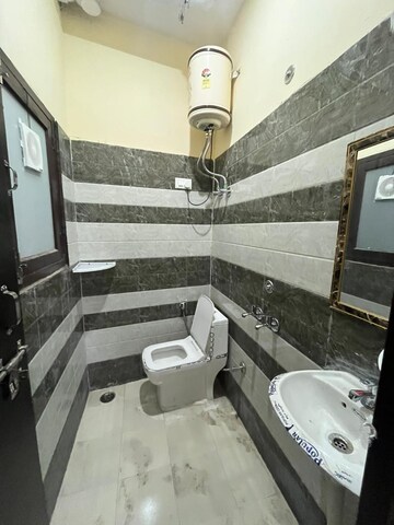 Attached Bathroom in 2 BHK Apartment at Suncity Heights, Sector 54 – for Rent
