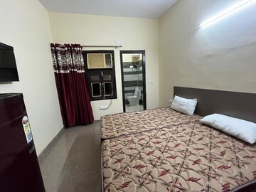 Bedroom in 2 BHK Apartment at Suncity Heights, Sector 54 – for Rent