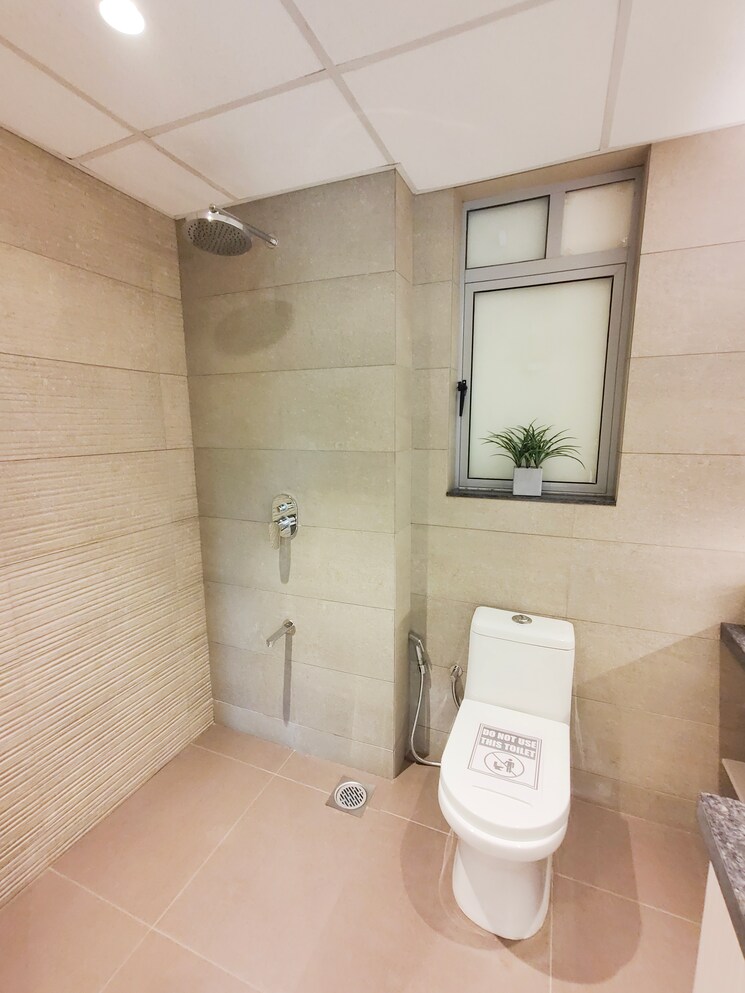 Bathroom, kalpataru-primera 2 Bedroom 473 Sq.Ft. Apartment In Kolshet Road Thane 8951698