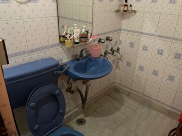Bathroom in 3 BHK Builder Floor at Hauz Khas – for Rent