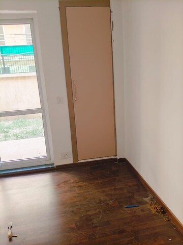 Room in 2 BHK Apartment at BPTP Princess Park, Sector 86 – for Sale