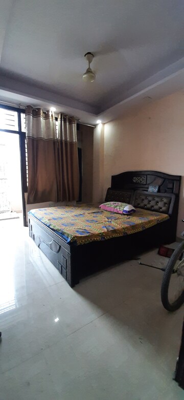 Furnished Amenities in 3 BHK Builder Floor at Land Craft Golf Links Villa, Pandav Nagar – for Sale