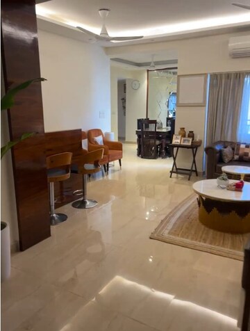 Living Room in 3.5 BHK Apartment at Chandra Apartments, Sector 55 – for Rent