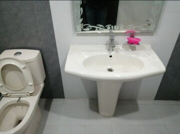 Bathroom in 3 BHK Apartment at Amrapali Platinum, Sector 119 – for Rent