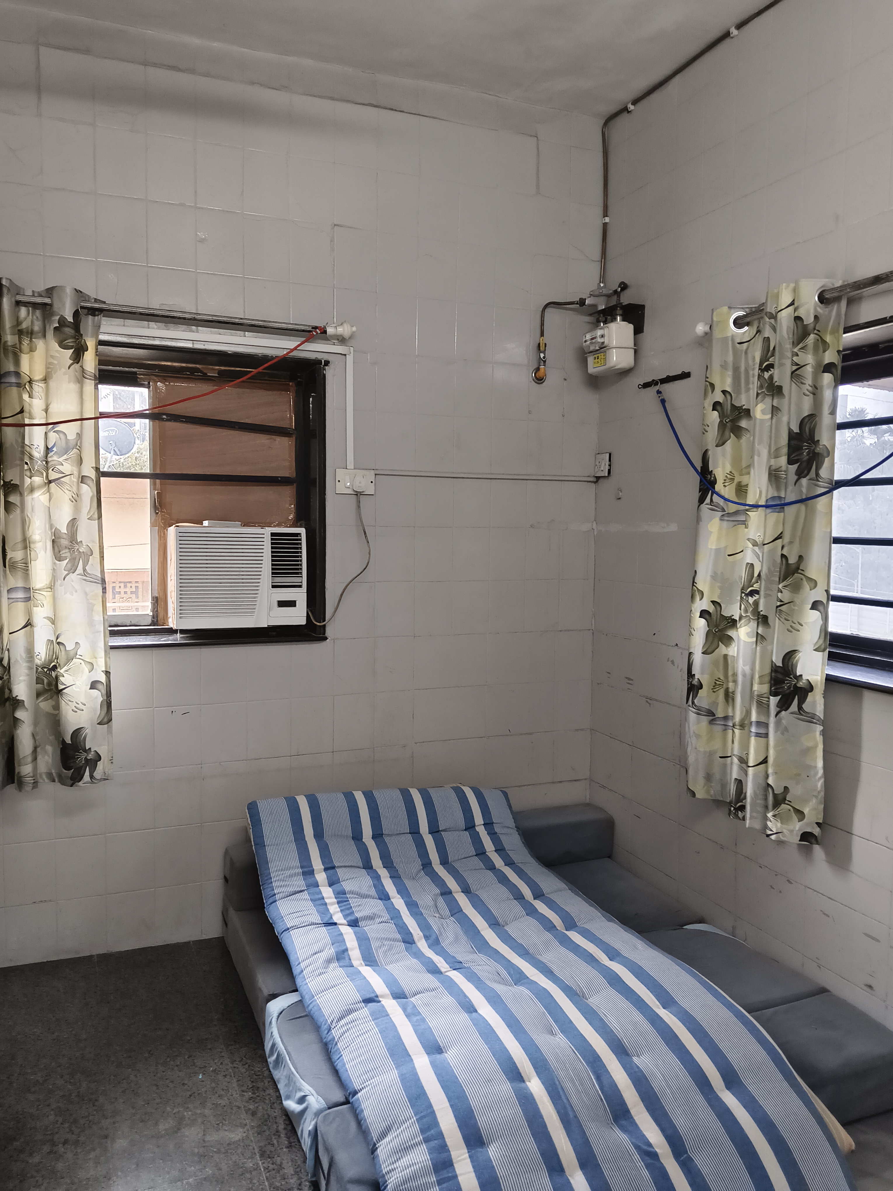 1 BHK Apartment For Rent in Vile Parle West