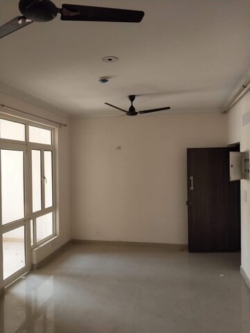 Room in 3 BHK Apartment at Supertech Ecovillage I, Sector 1 Greater Noida – for Rent