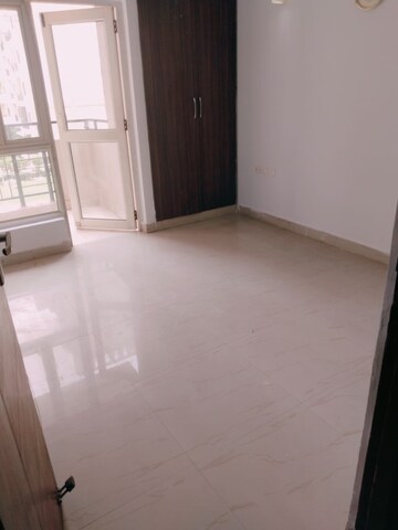 Room in 2.5 BHK Apartment at Nimbus The Golden Palm, Sector 168 – for Rent
