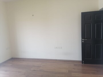 Room in 3 BHK Apartment at Kelambakkam – for Sale