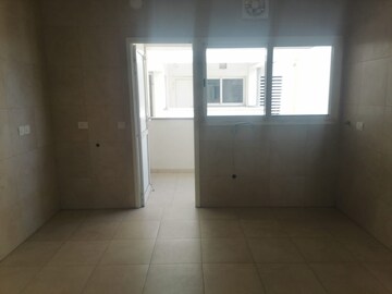 Room in 3 BHK Apartment at Kelambakkam – for Sale
