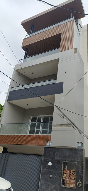 3 BHK Builder Floor For Sale in Sector 21d