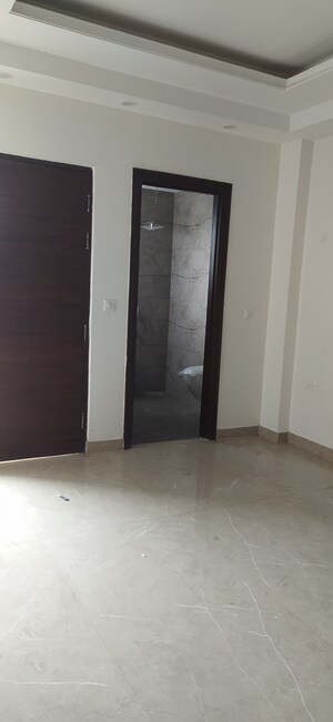 Room in 3 BHK Builder Floor at Sector 21d – for Sale