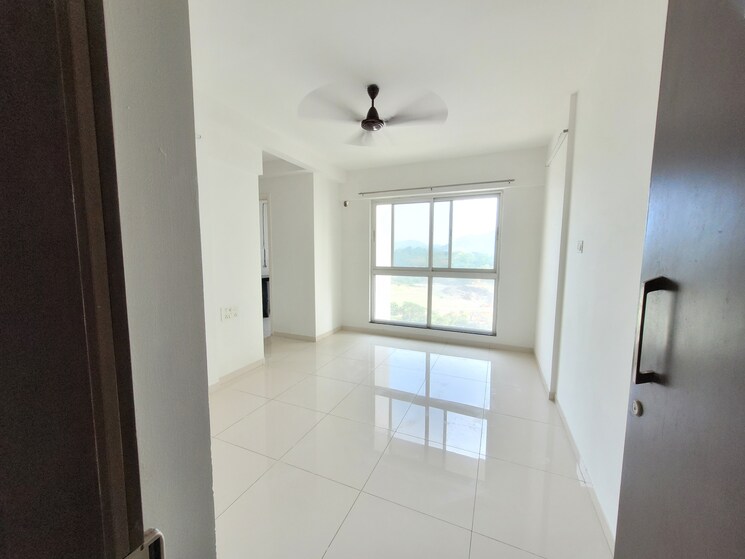 Room, godrej-emerald 1.5 Bedroom 750 Sq.Ft. Apartment In Ghodbunder Road Thane 8951872