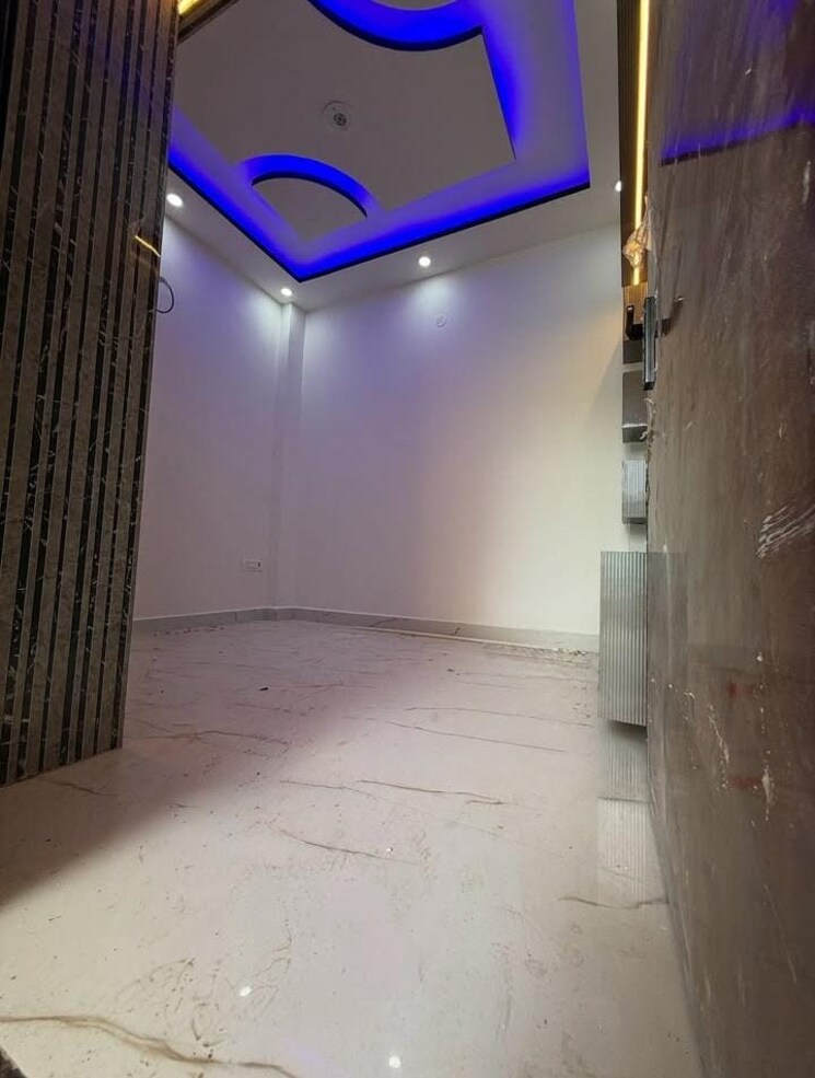 Room, sector 29 3 Bedroom 2700 Sq.Ft. Builder Floor In Sector 29 Faridabad 8951877