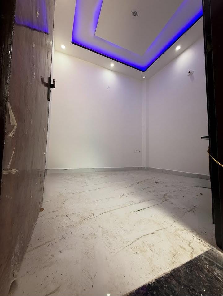 3 BHK + Pooja Room,Extra Room Builder Floor For Sale in Building Floor 