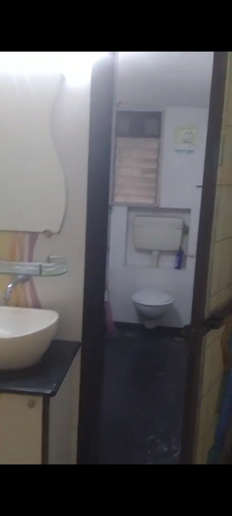 Bathroom, vile parle east 1 Bedroom 550 Sq.Ft. Apartment In Vile Parle East Mumbai 8951896